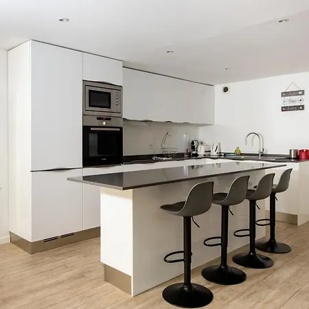 Modern House In The Center Of Sur Casa vacanze